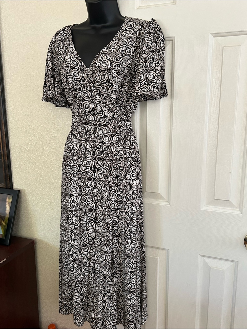 Ann Taylor Black and White Floral V-Neck Midi Dress